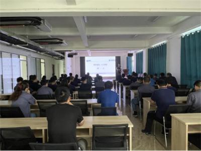 深藍機器纏繞包裝機廠家